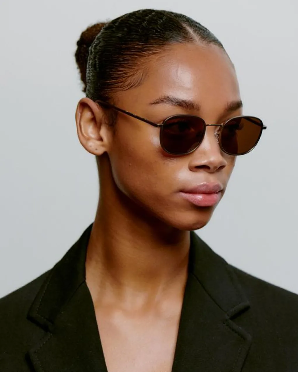 a_kjrbede_sonnenbrille_he_4-1.webp A. KJÆRBEDE Sonnenbrille Hello - Matte Brown