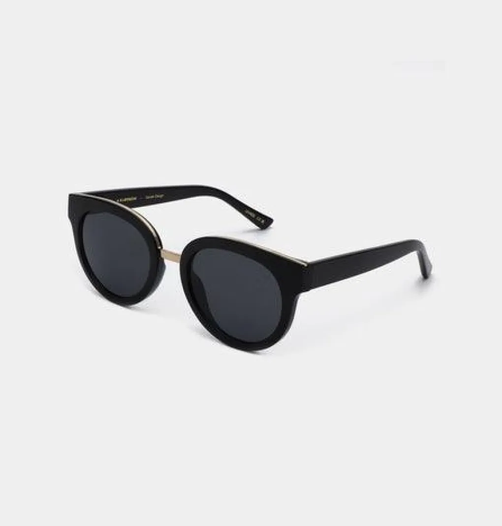 a_kjrbede_sonnenbrille_jo_2.webp A. KJÆRBEDE Sonnenbrille Jolie - Black