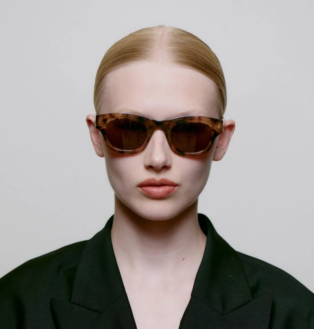 a_kjrbede_sonnenbrille_la_2-1.webp A. KJÆRBEDE Sonnenbrille Lane - Coquina