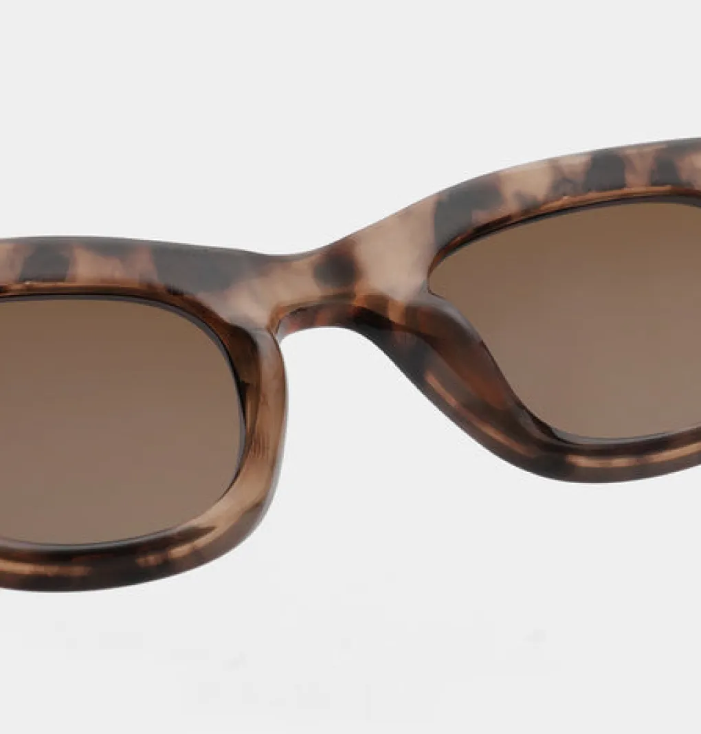 a_kjrbede_sonnenbrille_la_6-1.webp A. KJÆRBEDE Sonnenbrille Lane - Coquina