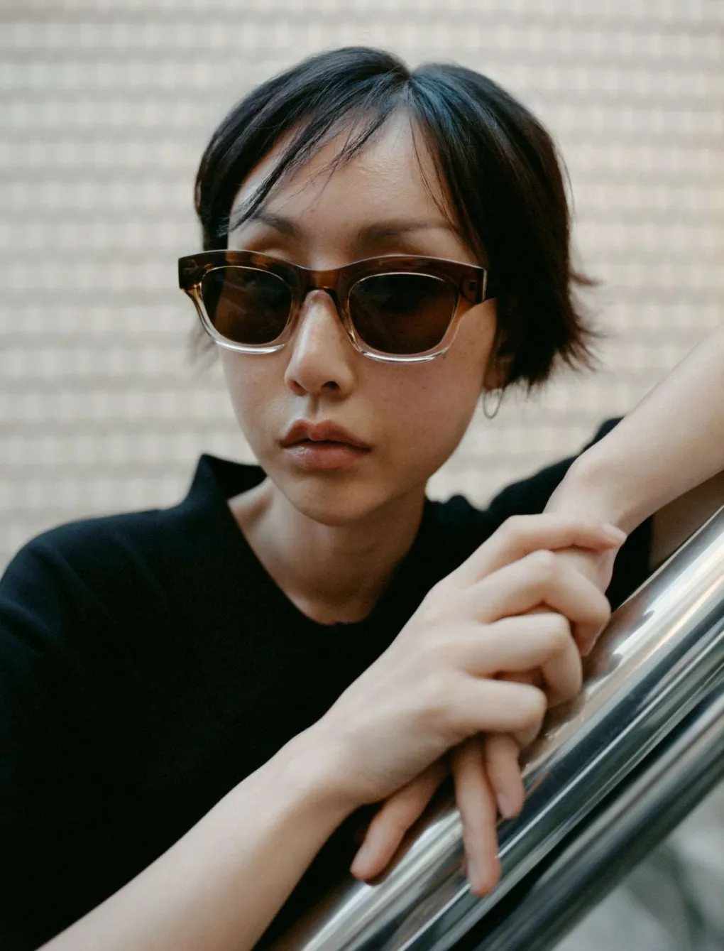 a_kjrbede_sonnenbrille_la_8.webp A. KJÆRBEDE Sonnenbrille Lane - Smoke /Champagne
