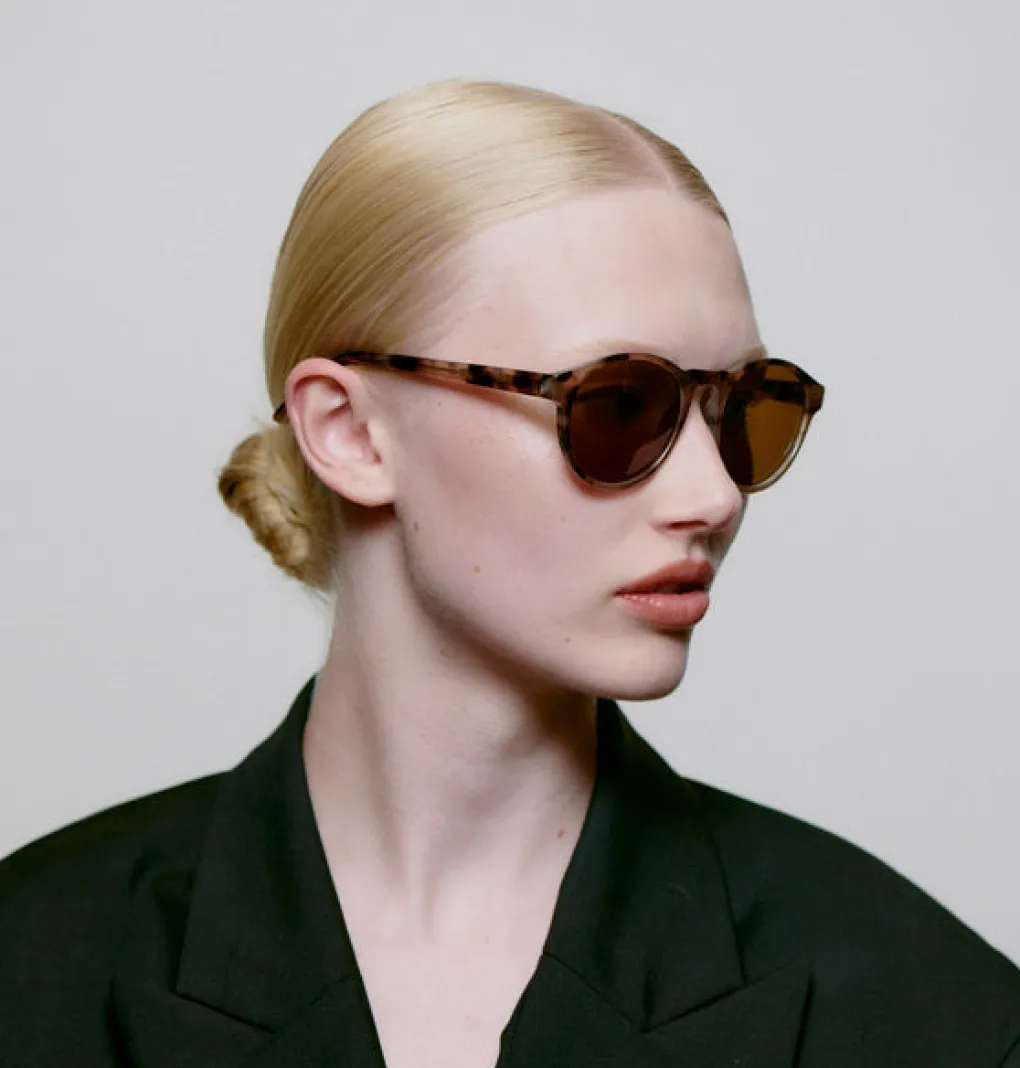 a_kjrbede_sonnenbrille_ma_5-2.webp A. KJÆRBEDE Sonnenbrille Marvin- Coquina