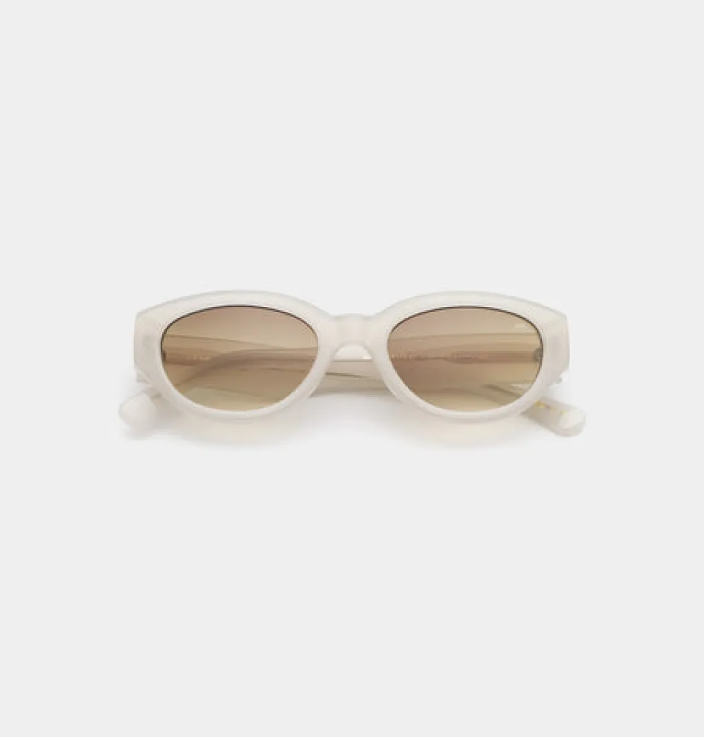 a_kjrbede_sonnenbrille_wi_1-1.webp A. KJÆRBEDE Sonnenbrille Winnie - Cream Bone