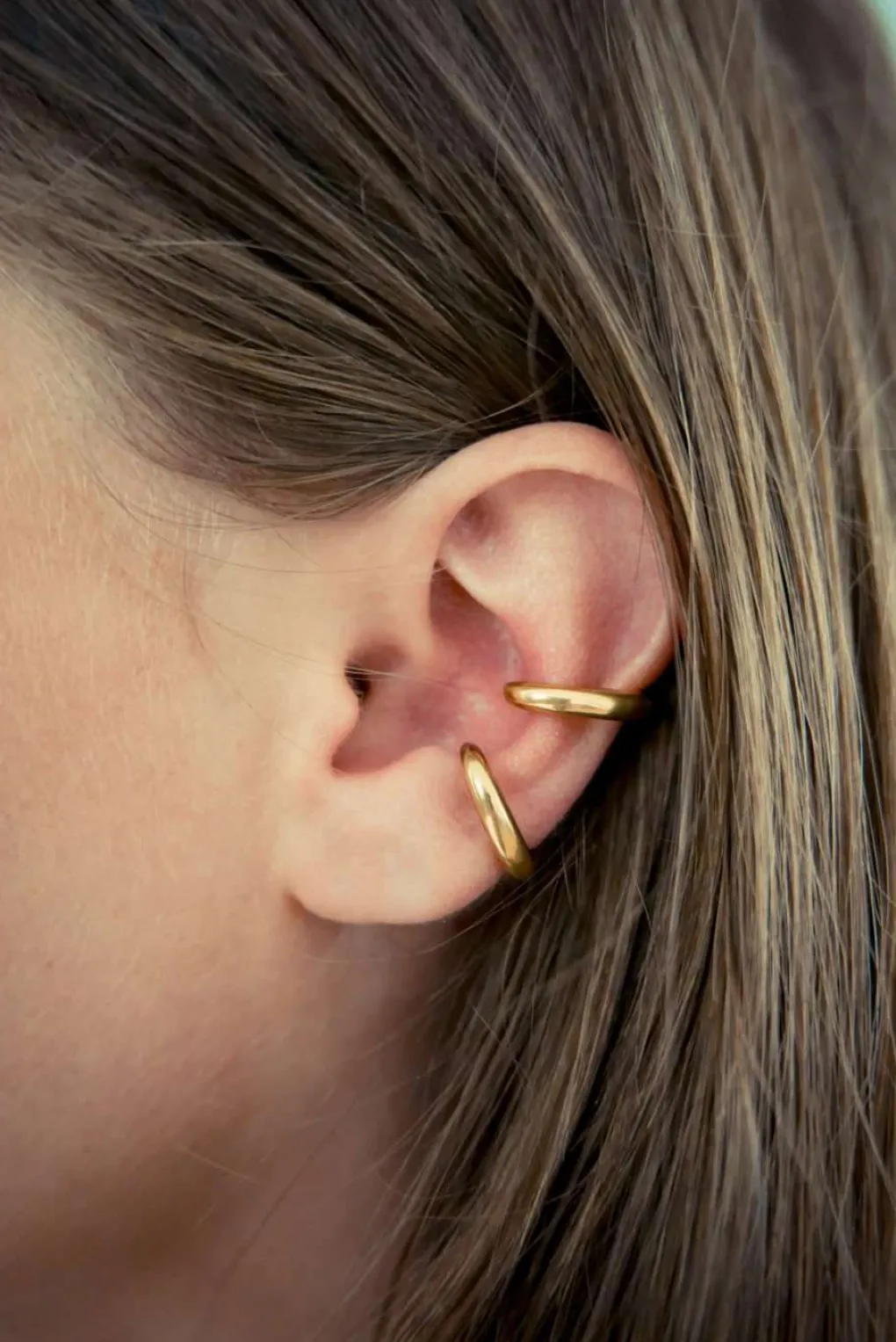 bandhu_enfold_ear_cuff_ve_3.webp Bandhu Enfold ear cuff vergoldet