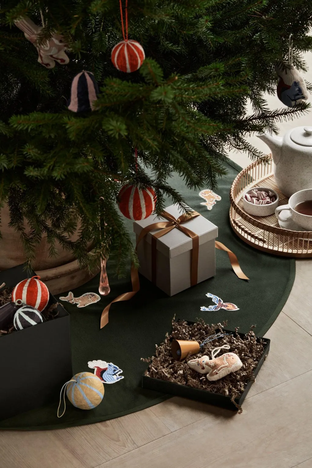 broste_copenhagen_christb_2.webp Broste Copenhagen Christbaum Glocke Stripe Pulp Blackberry Purple - 6cm