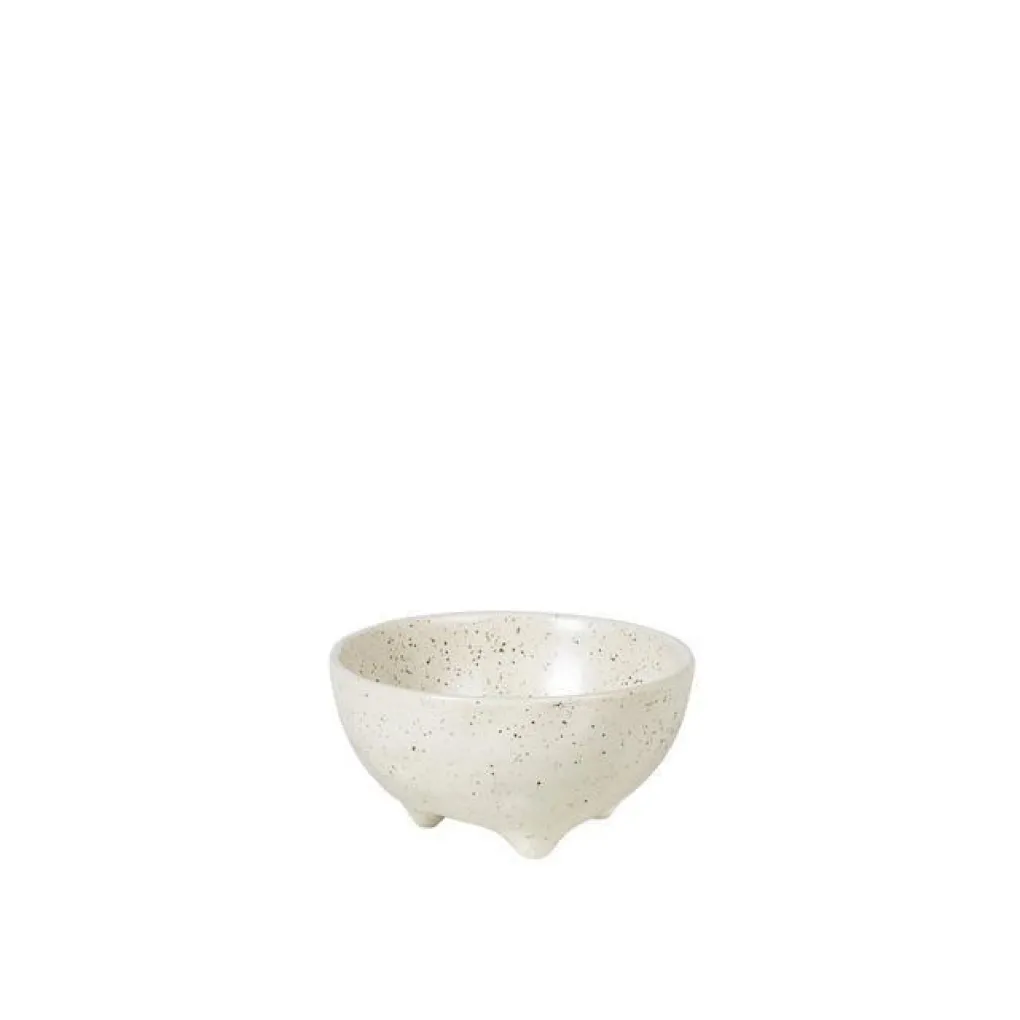 broste_copenhagen_nordic__0-7.webp Broste Copenhagen Nordic Vanilla Schale mit 3 kleinen Füßen - 11cm