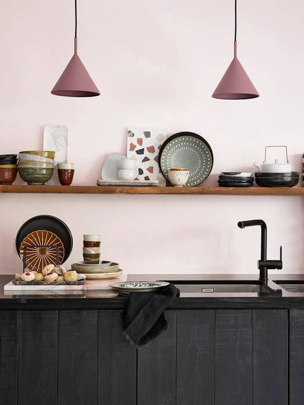 hkliving_pink_marble_tray_2.webp HKliving pink marble tray - 30 x 12 cm