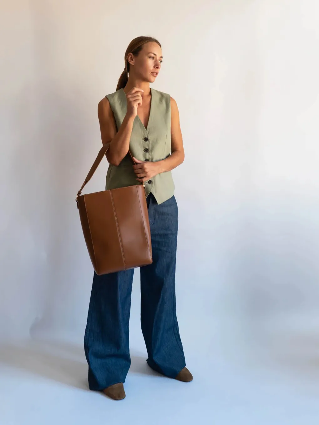 hvisk_beuteltasche_casset_1.webp HVISK Beuteltasche Casset Soft Structure - Brown Caramel