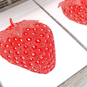 Kinder Monika Petersen Kunstdruck "Strawberry" - 50 x 70 cm