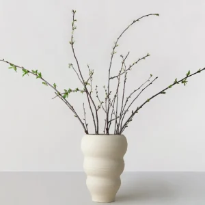 RO Collection hand turned vase curved no. 60 vanilla - 25cm