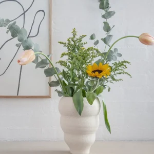 RO Collection hand turned vase curved no. 60 vanilla - 25cm
