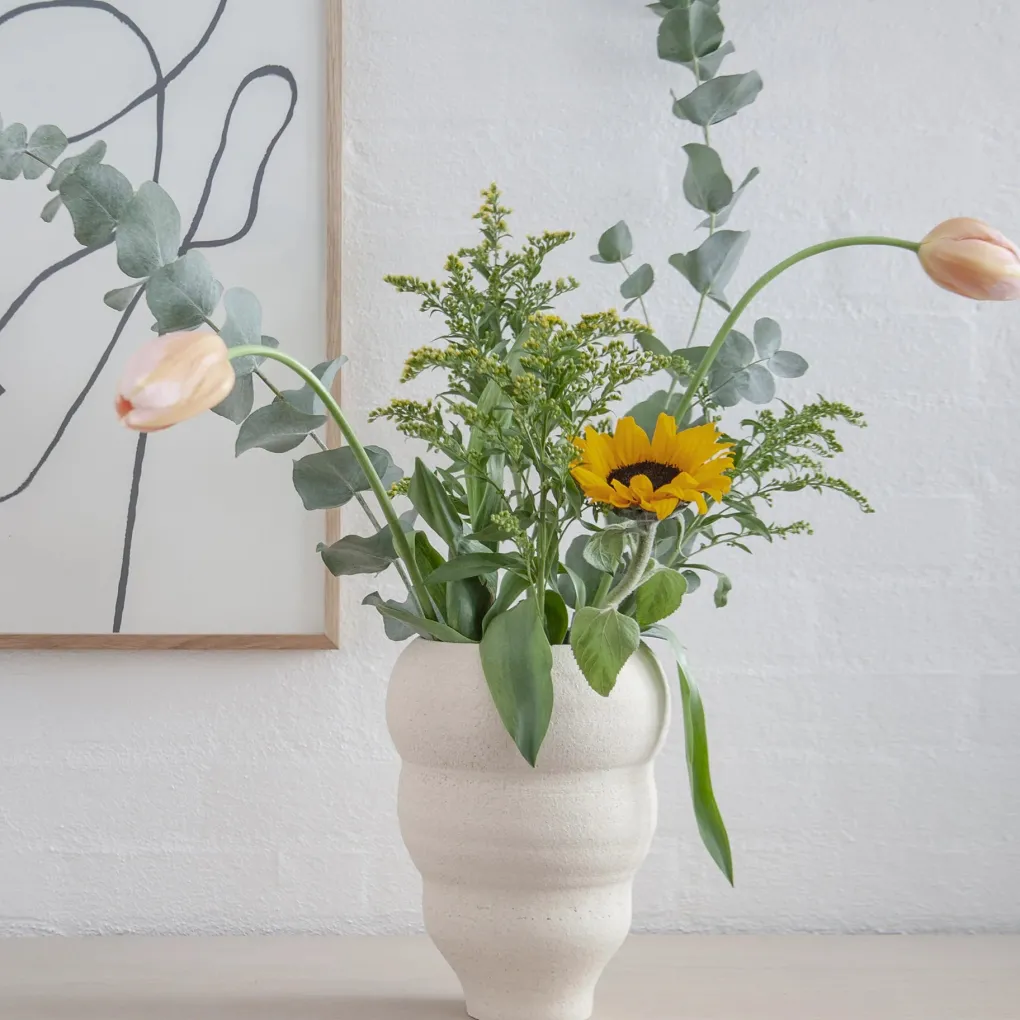 ro_collection_hand_turned_5.webp RO Collection hand turned vase curved no. 60 vanilla - 25cm