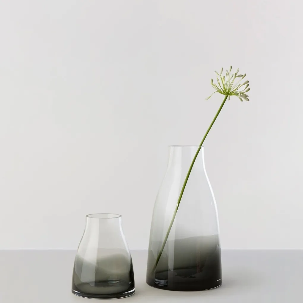 ro_collection_vase_glas_s_1.webp RO Collection Vase Glas Smoked Grey - 34cm