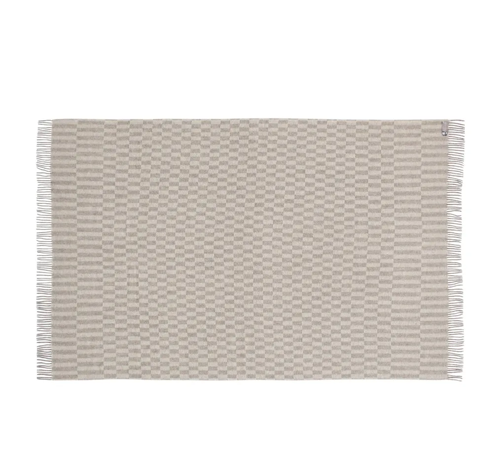silkeborg_uldspinderi_sto_1.webp Silkeborg Uld spinderi Stockholm Decke Grey / White - 130x200 cm