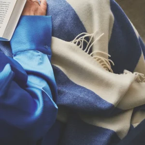 Kinder Silkeborg Uld spinderi The Sweater Cobalt - 130x190 cm