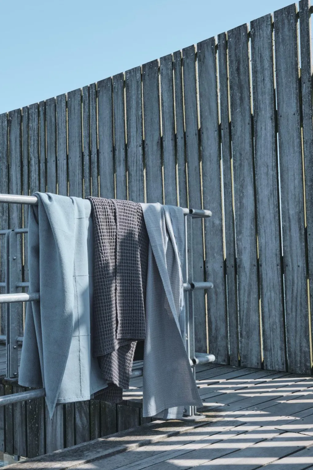 the_organic_company_big_w_3-9.webp The Organic Company Big Waffle Towel and Blanket dark grey - 150x100cm